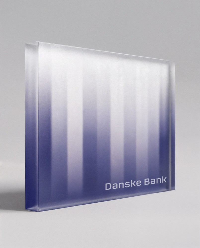 Trofeo su misura financial tombstone in plexiglass traslucido sfumato