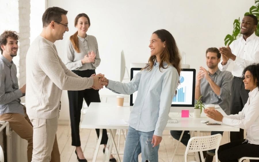 Ricompense non monetarie: la guida per riconoscere il talento oltre lo stipendio